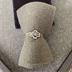🚨 Vintage Sterling Silver Black Gemstone Ring Size 7 Stamped 925